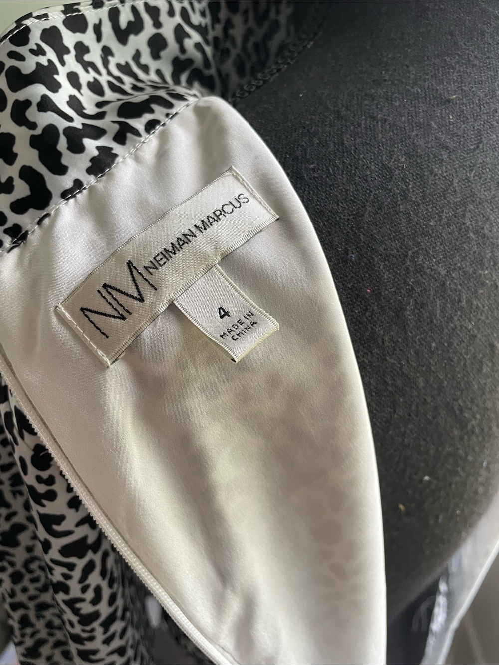 NWT Neiman Marcus Black and White Leopard-Print Long-Sleeve Midi Dress - Picture 10 of 12